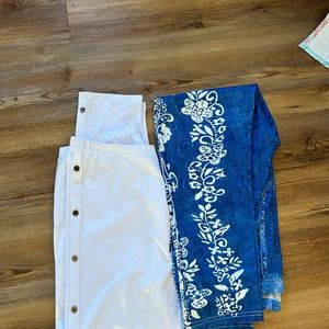 2 pairs/ jeggings/legging size L. Never worn.